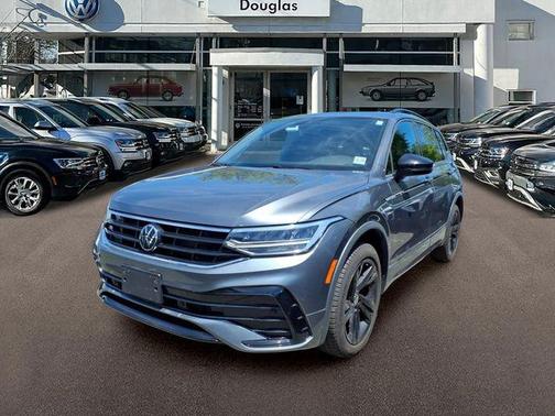 Platinum Gray Metallic 2024 Volkswagen Tiguan 2.0T SE R-Line Black 4MOTION