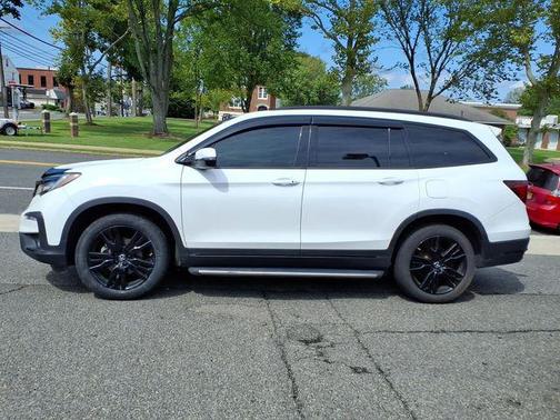 Platinum White Pearl 2021 Honda Pilot AWD Black Edition