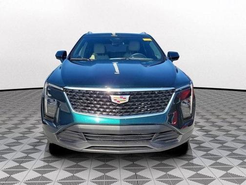 2024 Cadillac XT4 Luxury