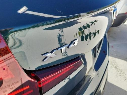 2024 Cadillac XT4 Luxury