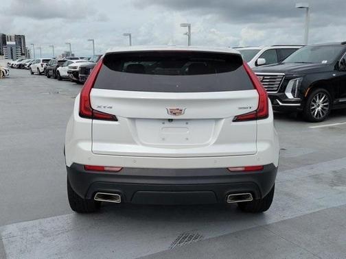 2023 Cadillac XT4 Luxury