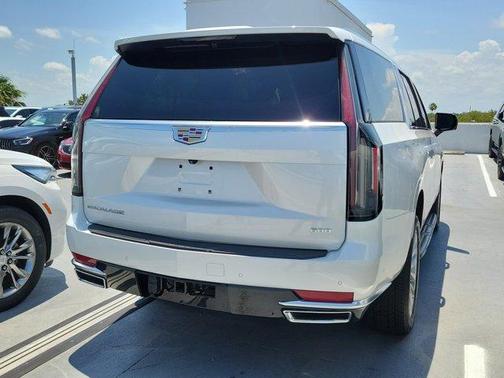 2023 Cadillac Escalade ESV Luxury