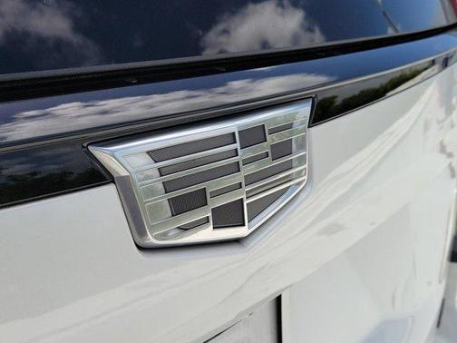 Crystal White Tri-Coat 2022 Cadillac Escalade Sport