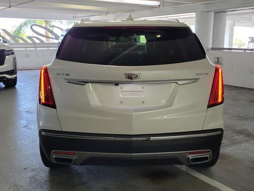2022 Cadillac XT5 Premium Luxury