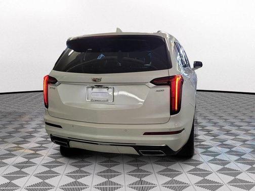 2022 Cadillac XT6 Premium Luxury FWD