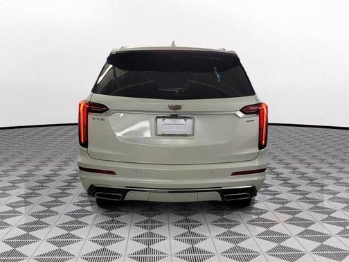 2022 Cadillac XT6 Premium Luxury FWD