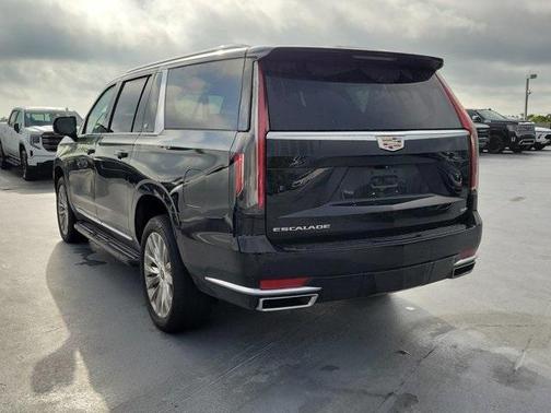 2022 Cadillac Escalade ESV Premium Luxury