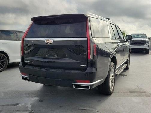 2022 Cadillac Escalade ESV Premium Luxury
