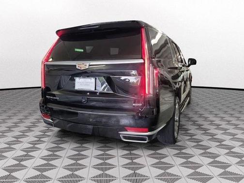 2022 Cadillac Escalade ESV Premium Luxury