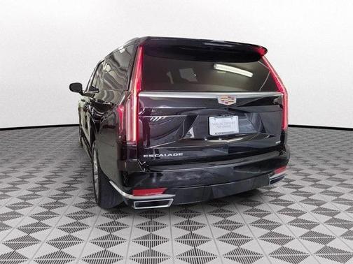 2022 Cadillac Escalade ESV Premium Luxury