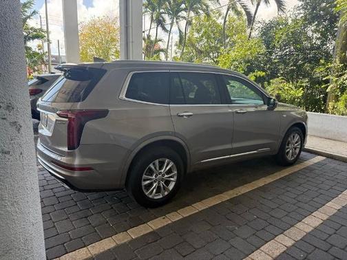 2023 Cadillac XT6 Luxury FWD