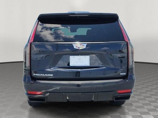 2022 Cadillac Escalade Luxury