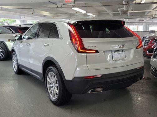 2023 Cadillac XT4 Luxury