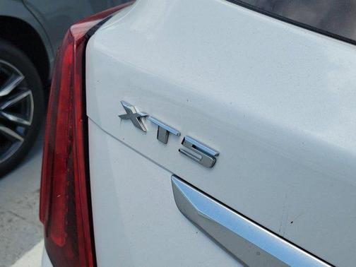 2022 Cadillac XT5 Luxury