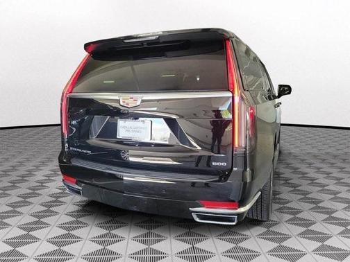 2024 Cadillac Escalade ESV Luxury