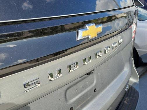 2025 Chevrolet Suburban LT