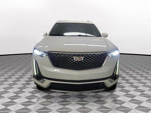 Crystal White Tri-Coat 2023 Cadillac XT6 Luxury FWD