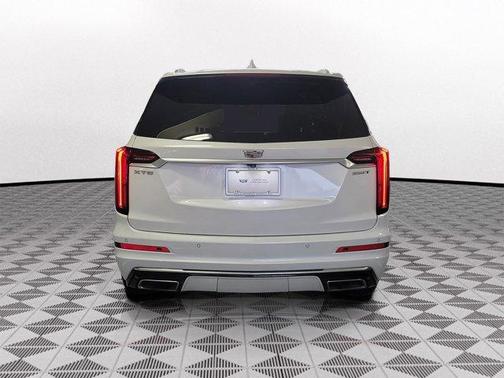 Crystal White Tri-Coat 2023 Cadillac XT6 Luxury FWD