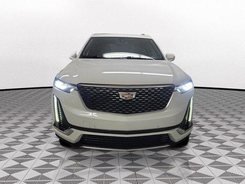 Crystal White Tri-Coat 2023 Cadillac XT6 Luxury FWD