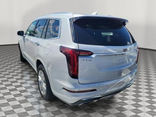 2021 Cadillac XT6 Luxury FWD