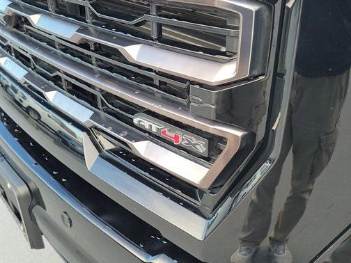 Onyx Black 2024 GMC Sierra 2500 AT4X