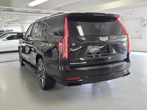 2023 Cadillac Escalade ESV Sport Platinum