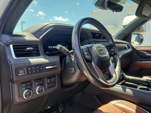 White Frost Tri-Coat 2024 GMC Yukon XL Denali Ultimate