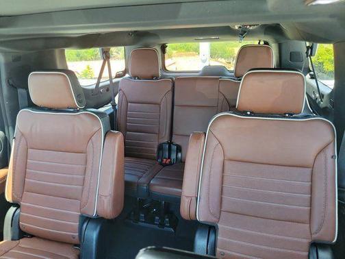 White Frost Tri-Coat 2024 GMC Yukon XL Denali Ultimate
