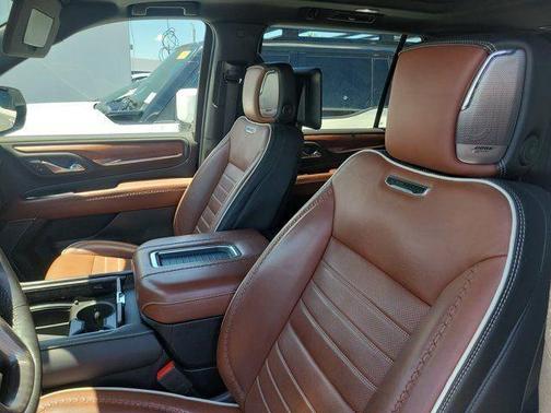 White Frost Tri-Coat 2024 GMC Yukon XL Denali Ultimate
