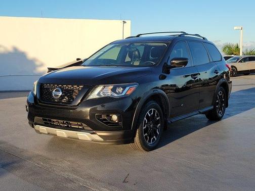 2020 Nissan Pathfinder SL