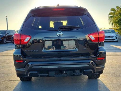 2020 Nissan Pathfinder SL
