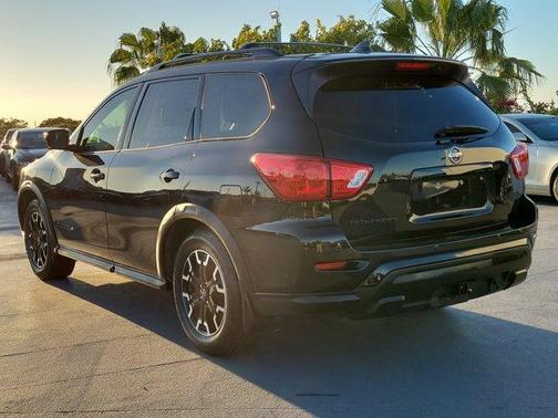 2020 Nissan Pathfinder SL