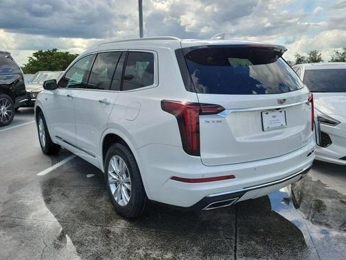 2024 Cadillac XT6 Luxury FWD