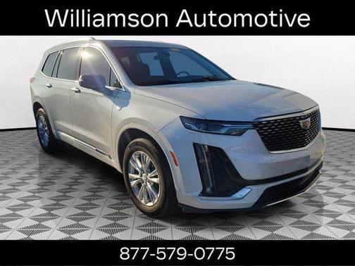 Crystal White Tri-Coat 2023 Cadillac XT6 Luxury FWD