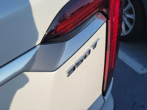 Crystal White Tri-Coat 2023 Cadillac XT6 Luxury FWD