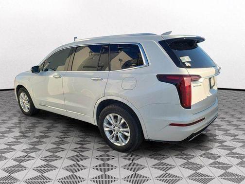 Crystal White Tri-Coat 2023 Cadillac XT6 Luxury FWD