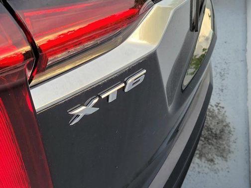Stellar Black Metallic 2023 Cadillac XT6 Premium Luxury FWD