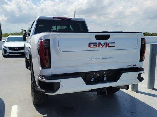 2024 GMC Sierra 2500 AT4