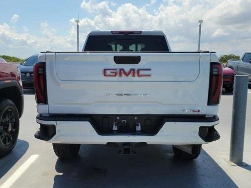 2024 GMC Sierra 2500 AT4