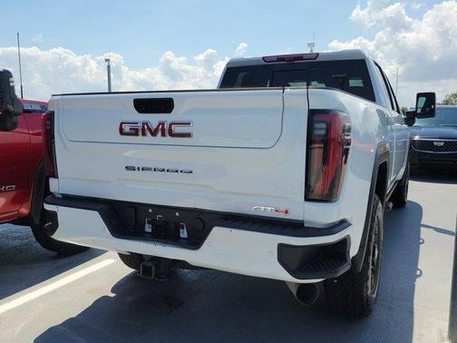 2024 GMC Sierra 2500 AT4