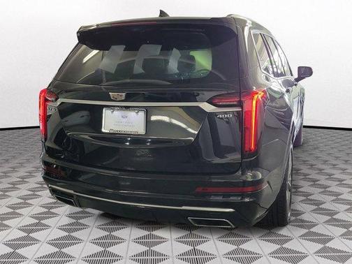2022 Cadillac XT6 Premium Luxury FWD