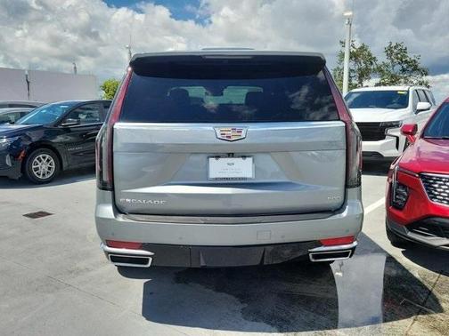2023 Cadillac Escalade Luxury