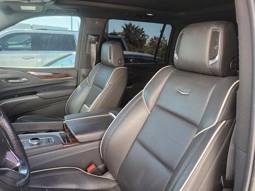 2022 Cadillac Escalade ESV Premium Luxury