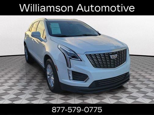 Crystal White Tri-Coat 2023 Cadillac XT5 Luxury
