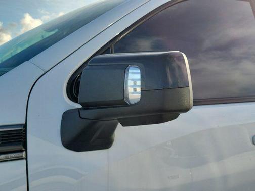 Summit White 2022 GMC Sierra 1500 Limited AT4