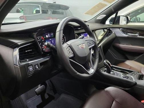 2022 Cadillac XT6 Premium Luxury FWD