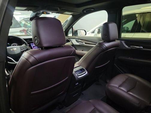 2022 Cadillac XT6 Premium Luxury FWD