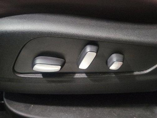 2022 Cadillac XT6 Premium Luxury FWD