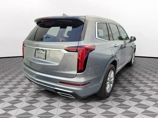 Silver Metallic 2024 Cadillac XT6 Luxury FWD