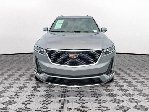 Silver Metallic 2024 Cadillac XT6 Luxury FWD